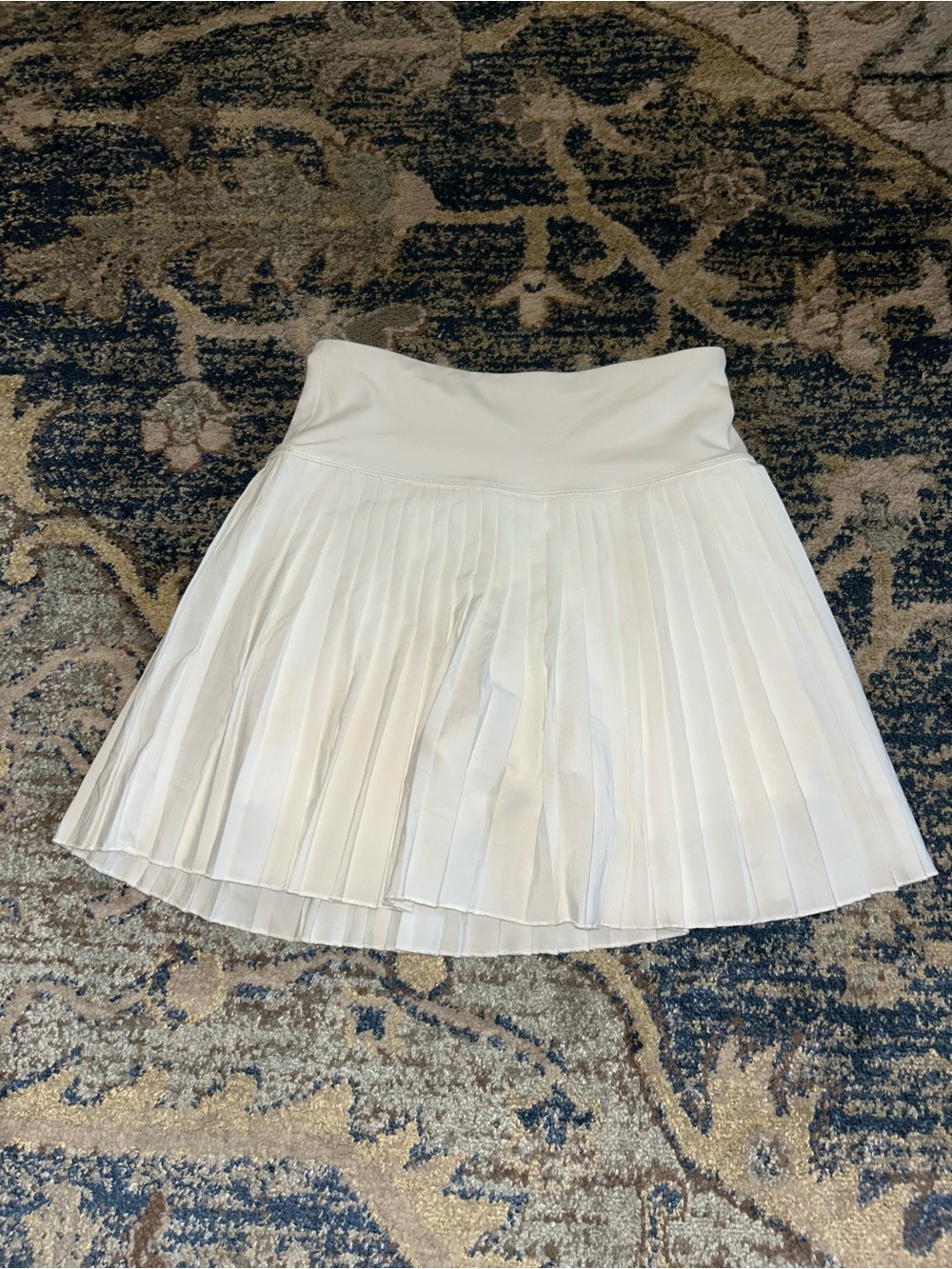 GapFit White Pleated Tennis Skirt